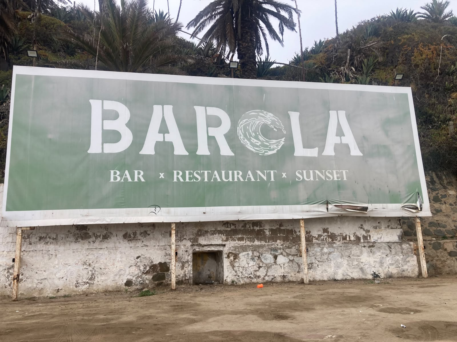 Cartel con vista desde Av. Borgoño